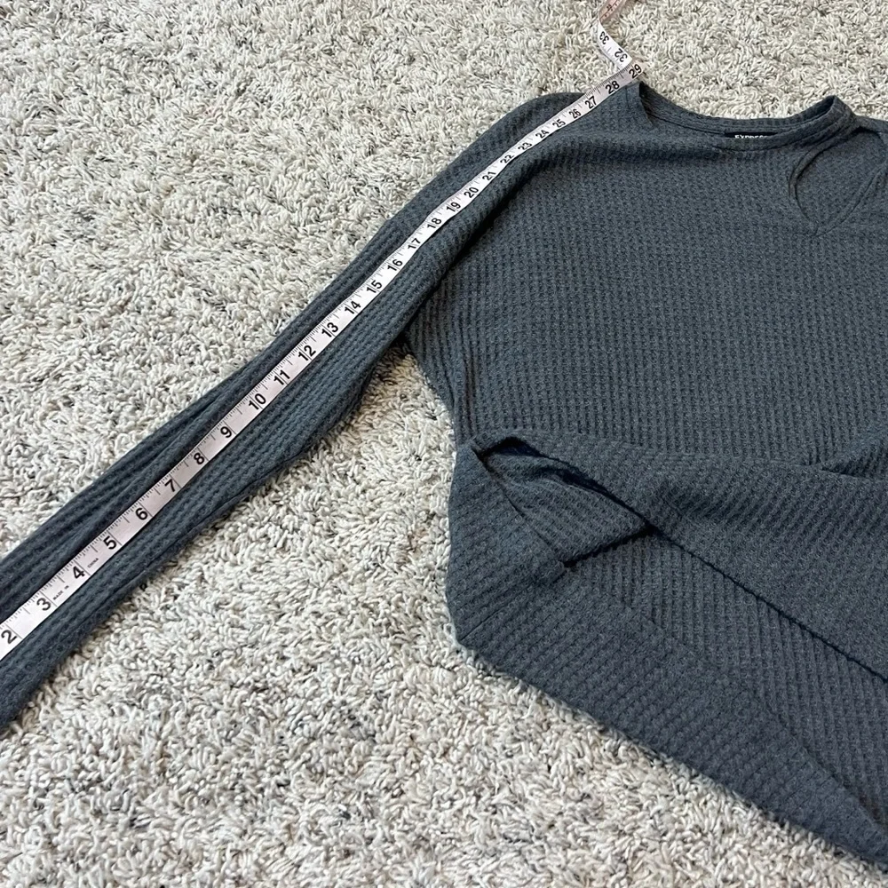 NEW Express Waffle Knit Scoop Neck Long Sleeve Pullover Top Gray high low M